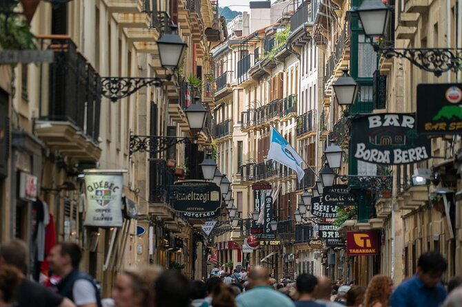 san-sebastian-scavenger-hunt-and-highlights-self-guided-tour