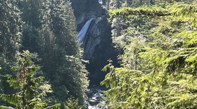 seattle-snoqualmie-falls-and-twin-falls-guided-tour
