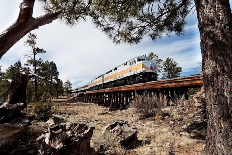 sedona-az-grand-canyon-guided-tour-and-historic-railway