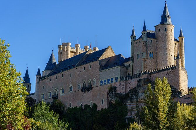 segovia-old-town-tour-including-castle-visit