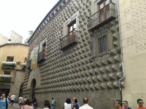 segovia-private-tour-from-madrid-by-private-car