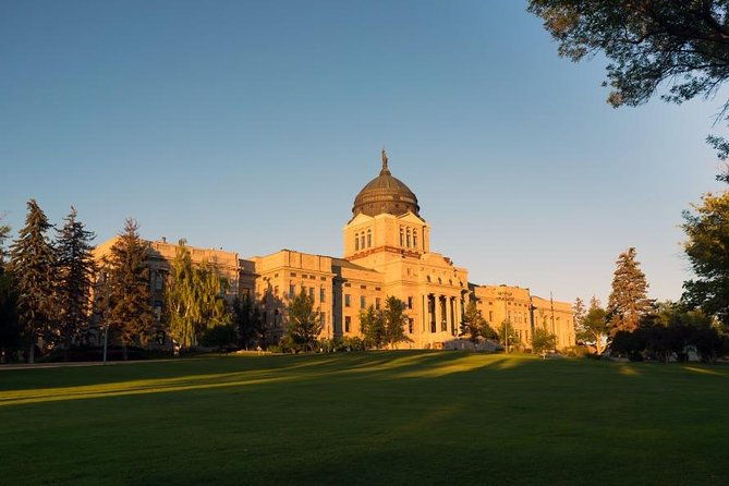self-guided-scavenger-hunt-royal-sights-of-the-queen-city