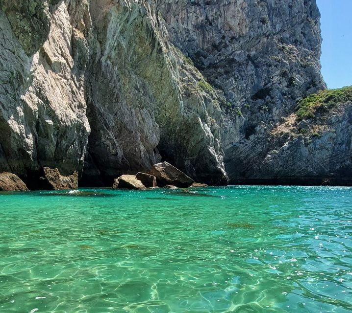 sesimbra-private-boat-tour-wild-beaches-secret-bays-caves