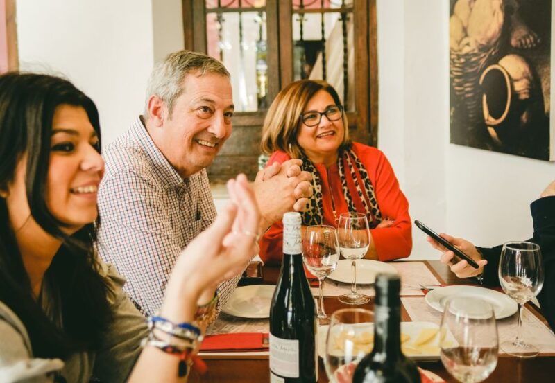 seville-small-group-jewish-quarter-tour-with-tapas-drinks
