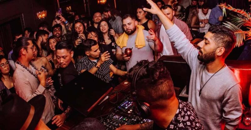 sf-pub-crawl-and-clubbing-experience