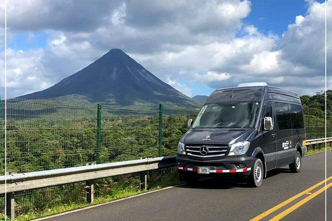shared-shuttle-from-monteverde-to-montezuma-santa-teresa-mal-pais