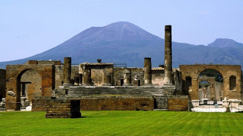 shared-tour-of-pompeii-positano