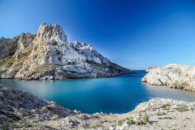sightseeing-tour-with-a-private-driver-of-marseille