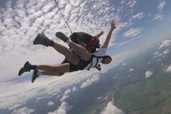 skydiving-experience-from-bogota