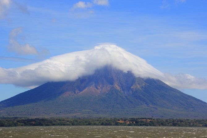 small-group-expedition-of-ometepe-highlights-with-el-ceibo-museum