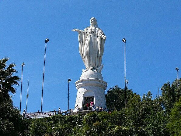 small-group-night-city-tour-san-cristobal-hill-and-dinner-show