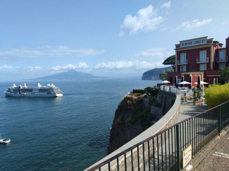 sorrento-walking-in-the-grand-tour-with-stunning-landscapes