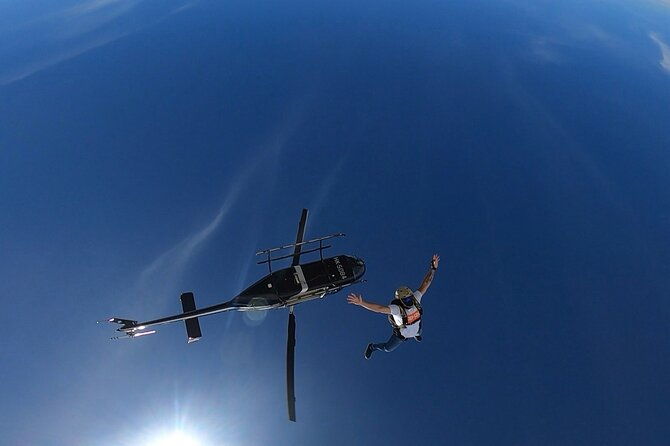 spectacular-skydiving-experience-from-medellin