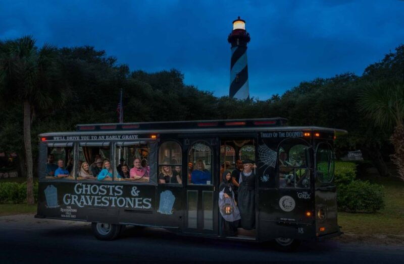 st-augustine-ghosts-and-gravestones-old-town-trolley-tour