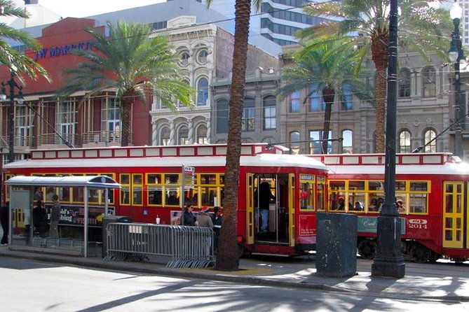 struttin-down-royal-street-walking-audio-tour