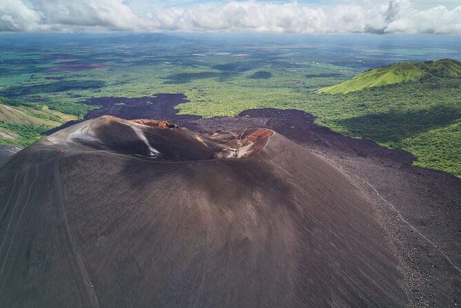 surf-the-fire-volcano-sand-boarding-at-cerro-negro-in-leon
