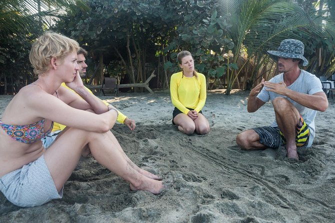 surf-with-the-best-instructors-in-colombia