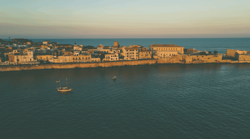 syracuse-boat-tour-with-aperitif