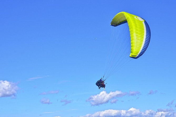 tandem-paragliding-experience-from-bogota-7-hrs
