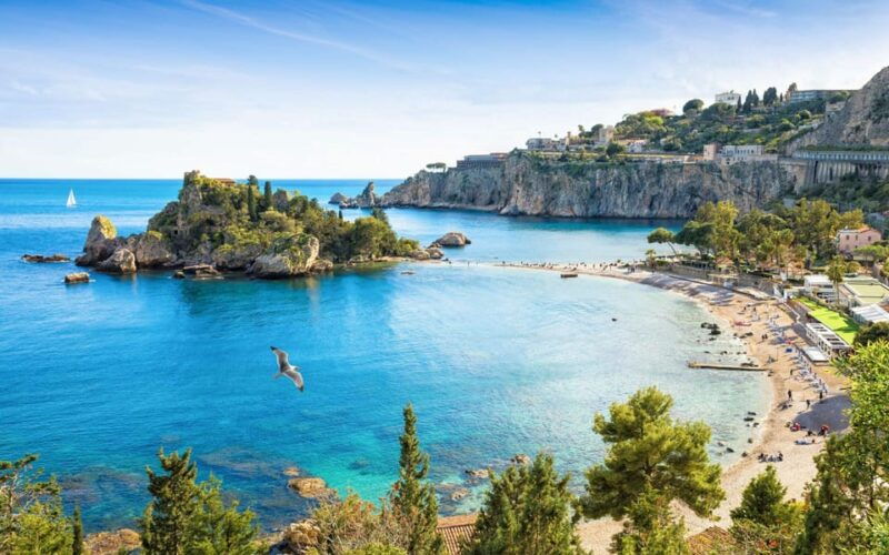 taormina-boat-party-in-catamaran-in-the-bay-of-taormina