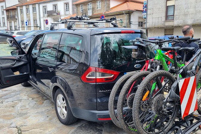 taxi-bikes-transporting-bicycles-and-cyclists-from-santiago-to-porto