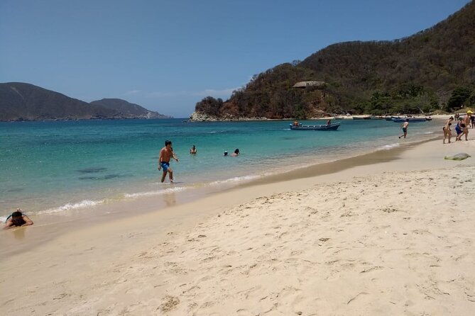 tayrona-playa-cristal-7-waves-neguanje-park-tour