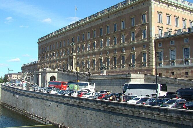 the-charms-of-stockholms-old-town-with-a-taste-of-vikings-mead