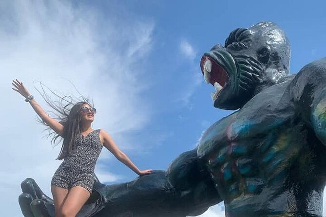 the-hands-of-god-tours-the-highest-viewpoint-of-the-city-ec