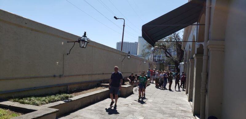 the-locals-guide-to-the-french-quarter-tour