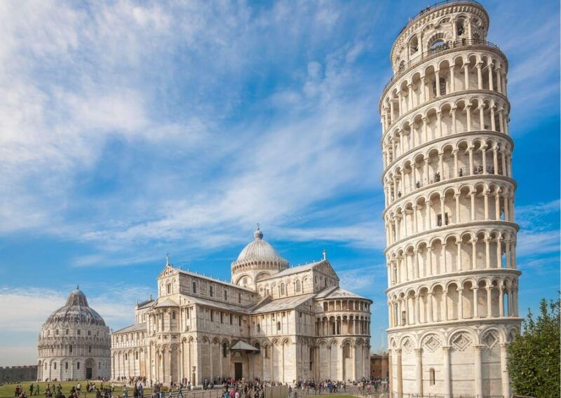 timed-entrance-to-leaning-tower-pisa-cathedral-with-audio
