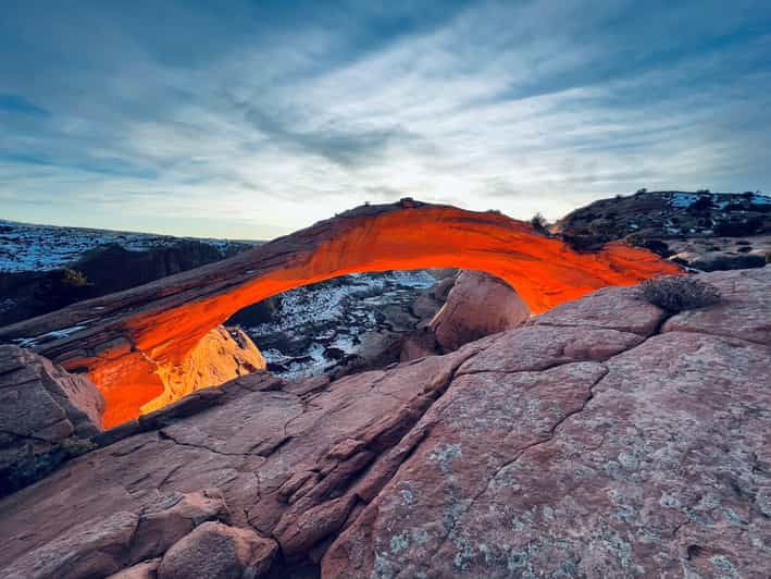 tonalea-guided-eggshell-arch-hike-w-day-or-sunset-options