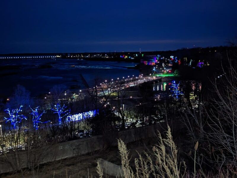 toronto-to-niagara-falls-evening-cruise-lights-tour