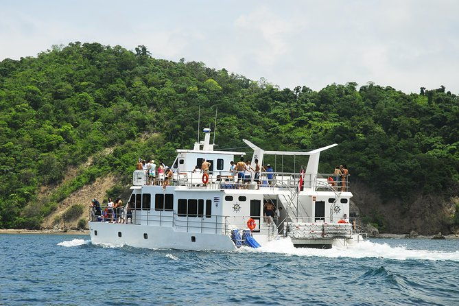 tortuga-island-cruise-from-puntarenas
