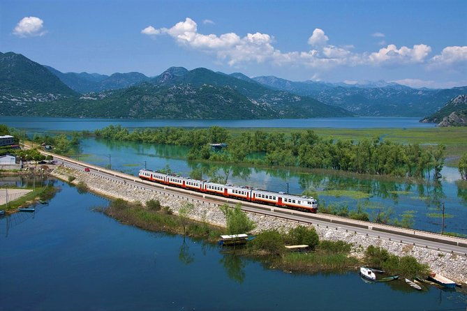 tour-by-train