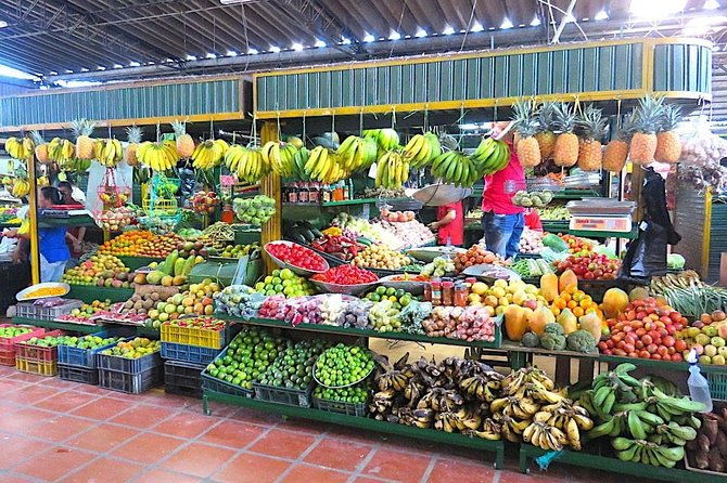 tour-medellin-market