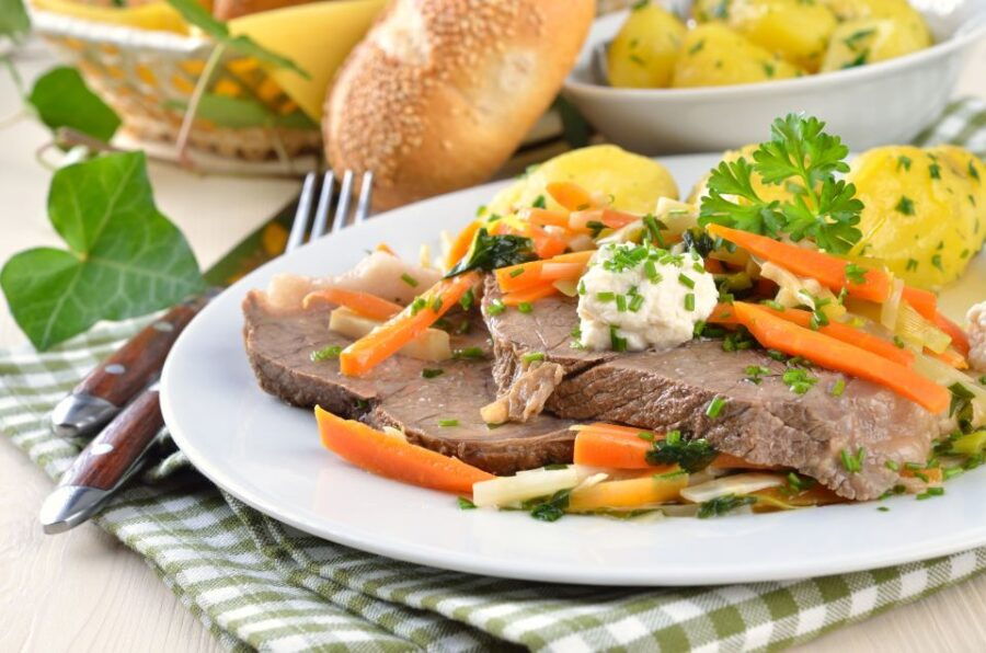 traditional-austrian-food-with-vienna-old-town-private-tour