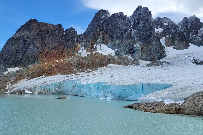 trekking-to-ojo-del-albino-glacier