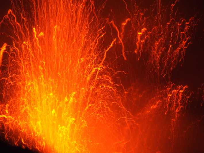 tropea-panarea-and-stromboli-at-night-boat-trip