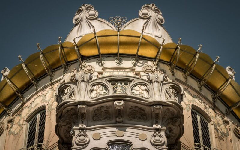 turin-art-nouveau-walking-tour-with-coffee