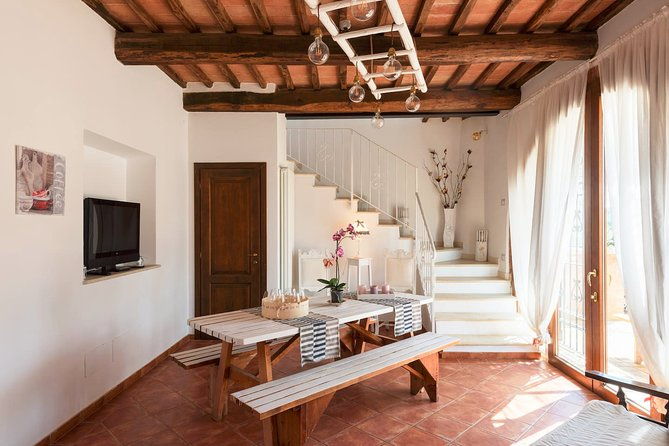 tuscan-dinner-in-a-villa-in-an-ancient-siena-olive-grove