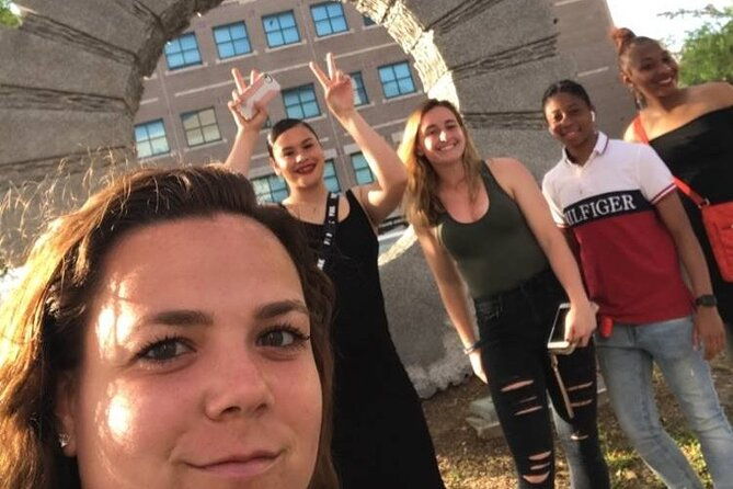 unique-scavenger-hunt-experience-in-minneapolis-by-wacky-walks