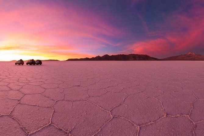 uyuni-salt-flats-3-days-2-nights-english-speaking-guide