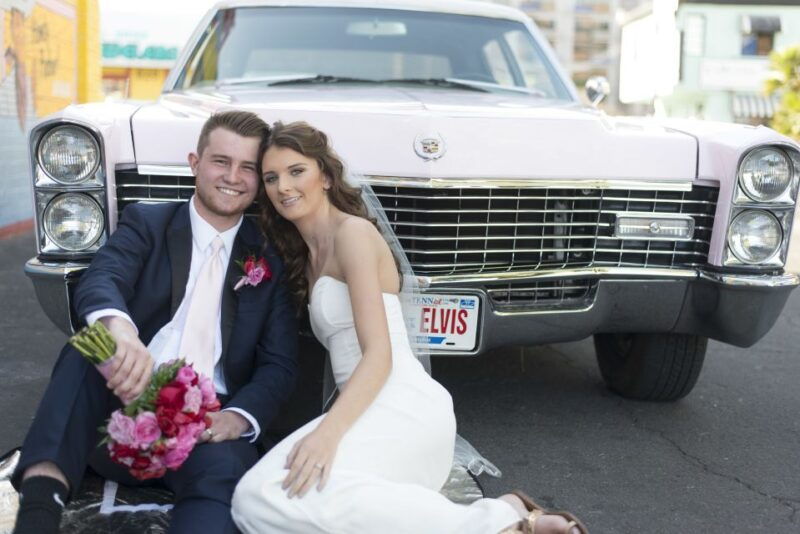 vegas-elvis-themed-graceland-chapel-wedding-or-vow-renewal