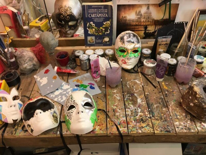 venice-carnival-mask-workshop