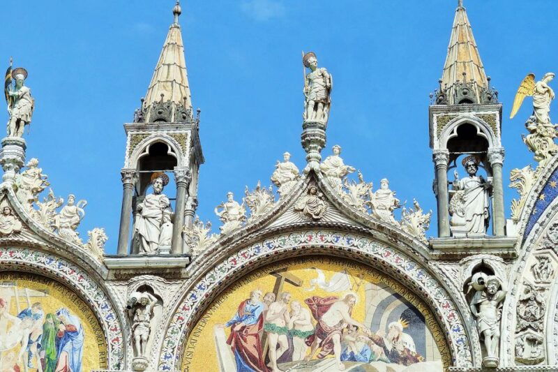 venice-doges-palace-and-basilica-tour-with-gondola-ride