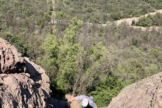 vertical-escapes-santiago-private-rock-climbing-adventure