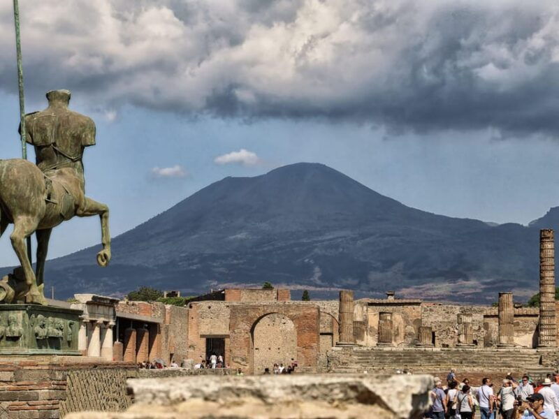 vibrant-pompeii-fascinating-excursion