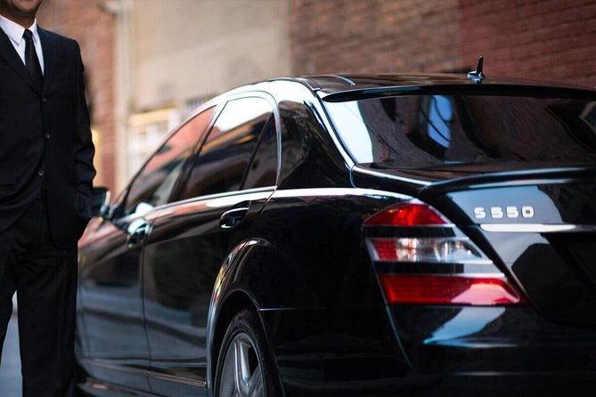 vip-limo-transfers-from-to-santorini-port