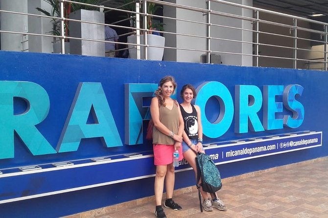 visit-miraflores-locks-and-casco-antiguo