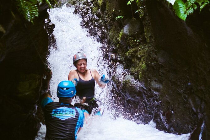 vocano-hike-la-fortuna-waterfall-and-rapelling